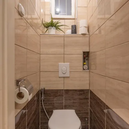 T29 Apartment *
