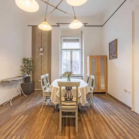 T29 Apartment * بودابست