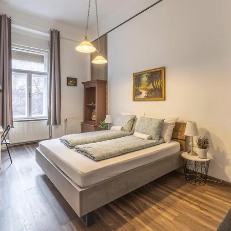 T29 Apartment * بودابست